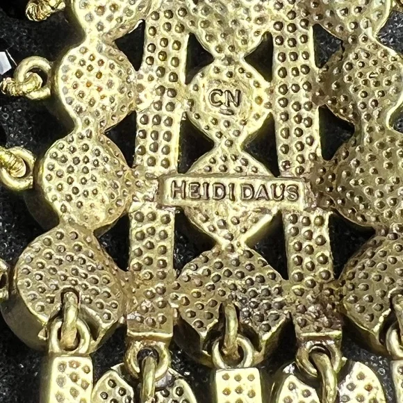 HEIDI DAUS "AN AFFAIR TO REMEMBER" 4 STRAND NECKLACE & EARRINGS SET Black & Red - Picture 8 of 14